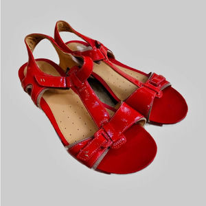 Clarks Artisan red patent leather comfort sandals US 11M unstructure adjustable